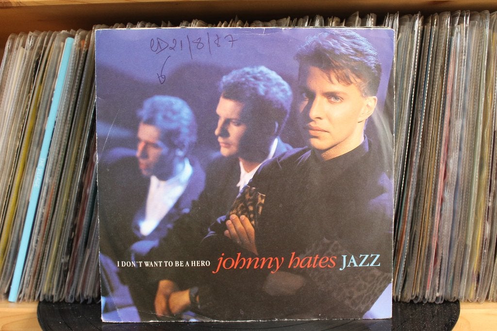 7" Single Johnny Hates Jazz - I Don't Want To Be A Hero / Th, Ophalen of Verzenden, Gebruikt, Pop