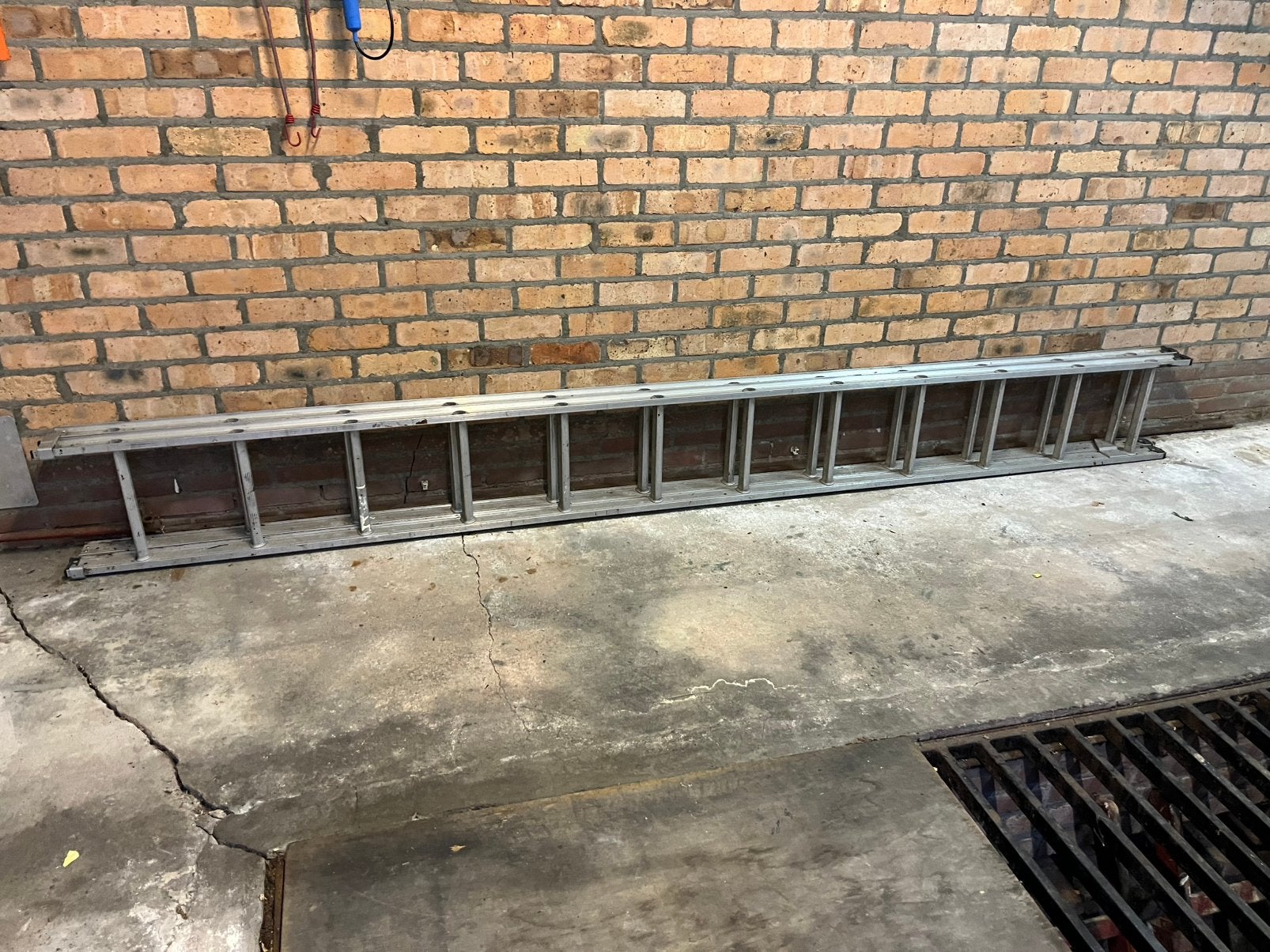 Dubbele ladder met 2x12 sporten, Ophalen, Gebruikt, 4 meter of meer