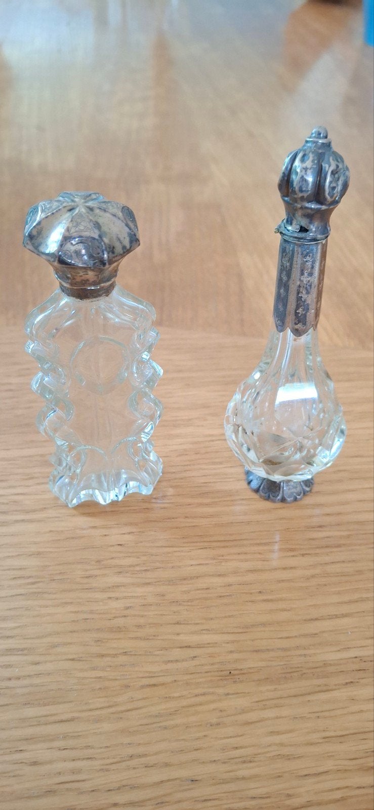Antieke parfumflesjes met zilveren dop, Antiek en Kunst, Ophalen of Verzenden