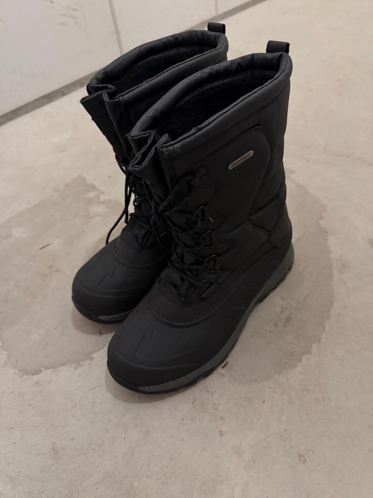 Zwarte Snowboots - Maat 44 Mountainwarehouse, Ophalen of Verzenden, Zo goed als nieuw, Zwart, Snowboots
