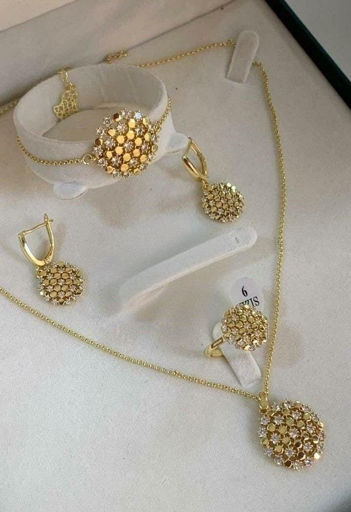 Gouden Sieradenset met Kristallen - Ketting, Armband, Oorbel, Sieraden, Tassen en Uiterlijk, Armbanden, Met kristal, Staal, Nieuw