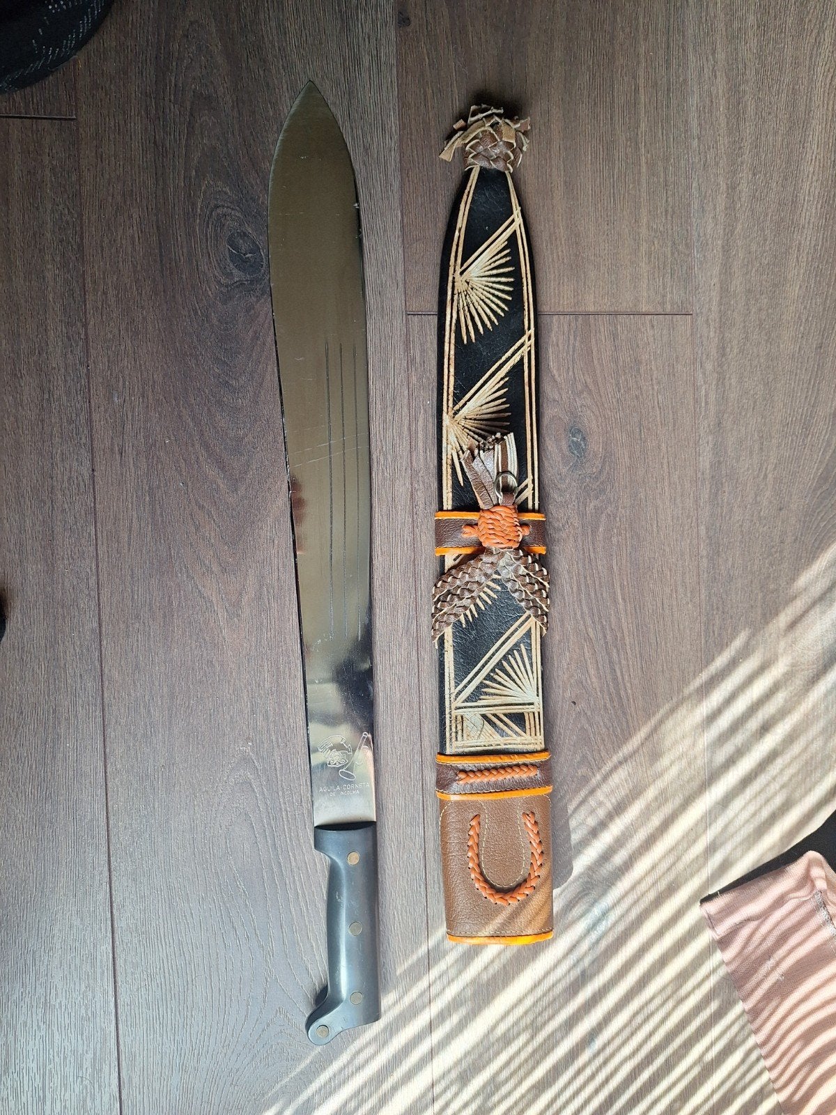 Machete met decoratieve schede, Verzamelen, Ophalen, Zo goed als nieuw