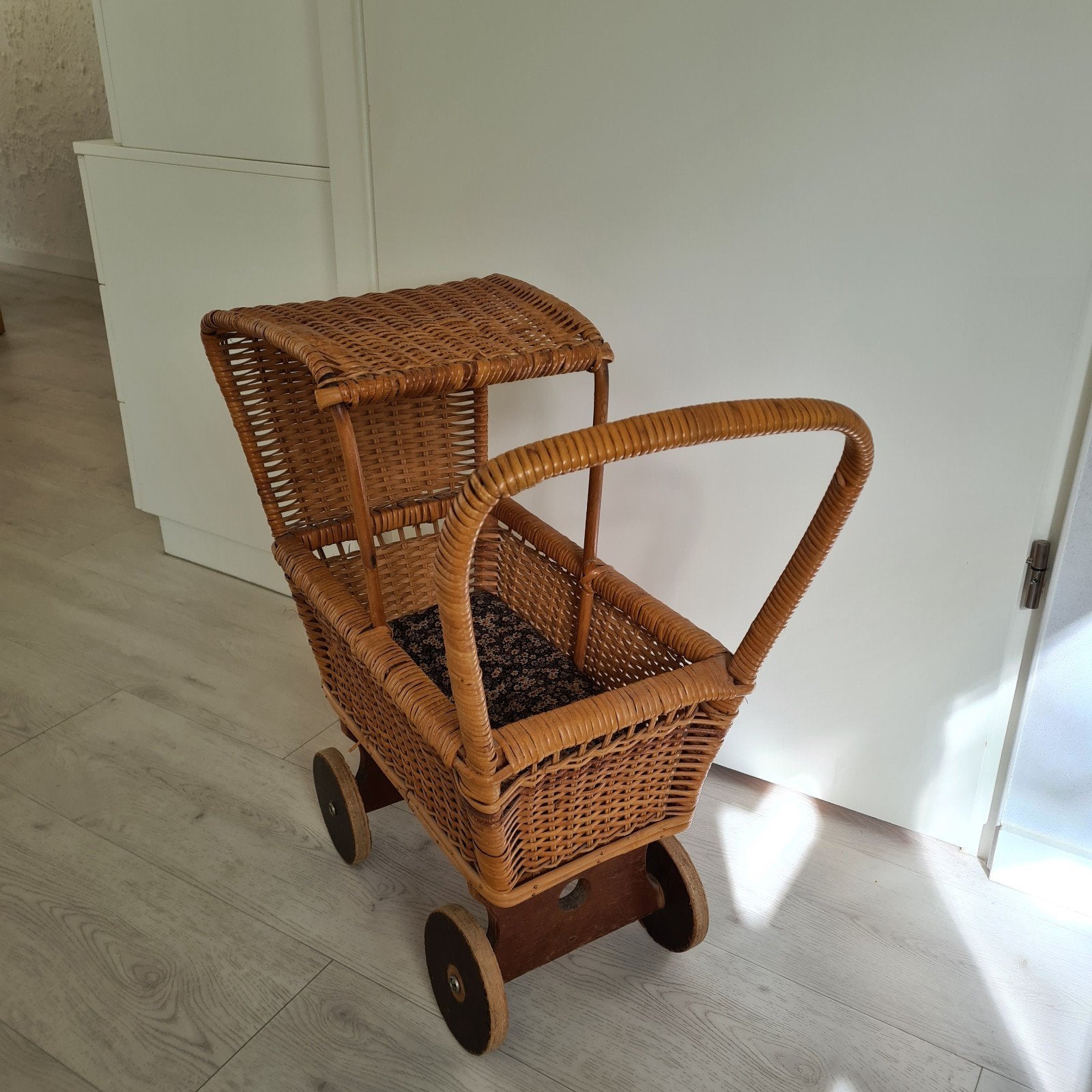 Rieten Poppenwagen, Ophalen, Babypop