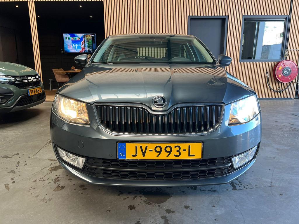 Skoda Octavia 1.0 TSI Greentech Ambition Business Automaat|N, Auto's, Skoda, Stof, Gebruikt, 49 €/maand, Origineel Nederlands