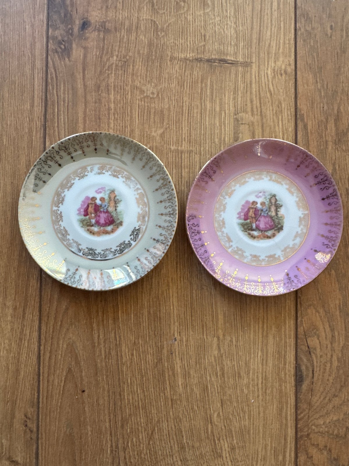 2 Vintage Versailles schoteltjes met romantische scène, Antiek en Kunst, Ophalen of Verzenden