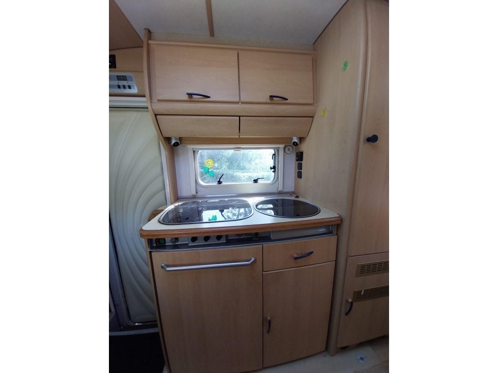Foto 5 van TEC Rotec Leuke starters camper met 2 grote zonnepanelen !!