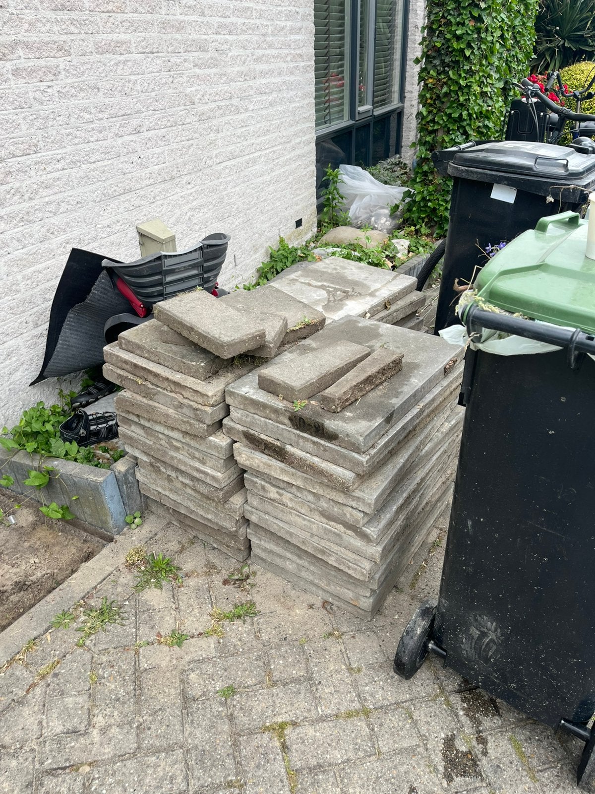 60 bij 40 tegels gratis af te halen, Ophalen, Beton, Terrastegels