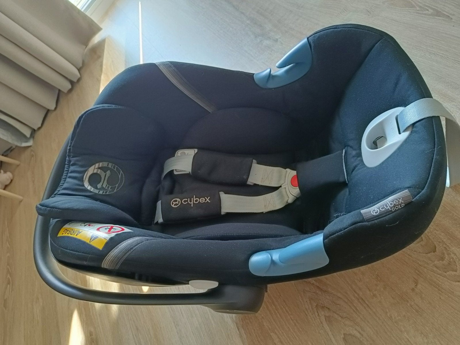 Cybex Aton M i-Size baby autostoel - Zo goed als nieuw, Kinderen en Baby's, Autostoeltjes, Overige merken, Autogordel, Ophalen of Verzenden