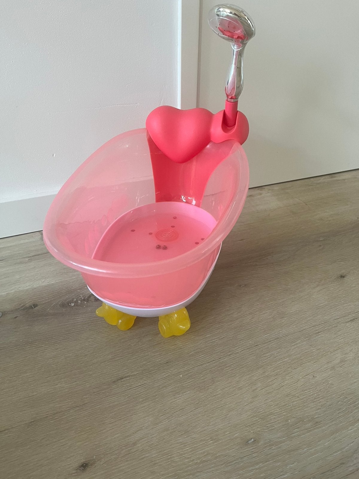 Baby born badje en douche, Kinderen en Baby's, Speelgoed | Badspeelgoed, Baby Born, Ophalen of Verzenden, Zo goed als nieuw, Overige typen