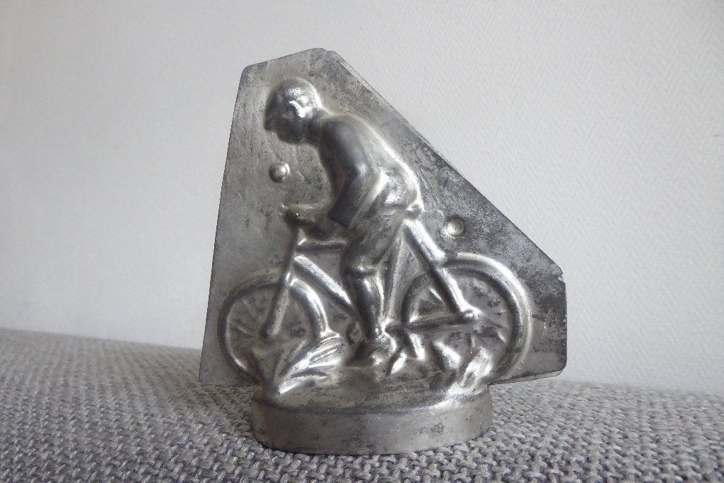 antieke chocoladevorm van een wielrenner op de racefiets, Ophalen of Verzenden