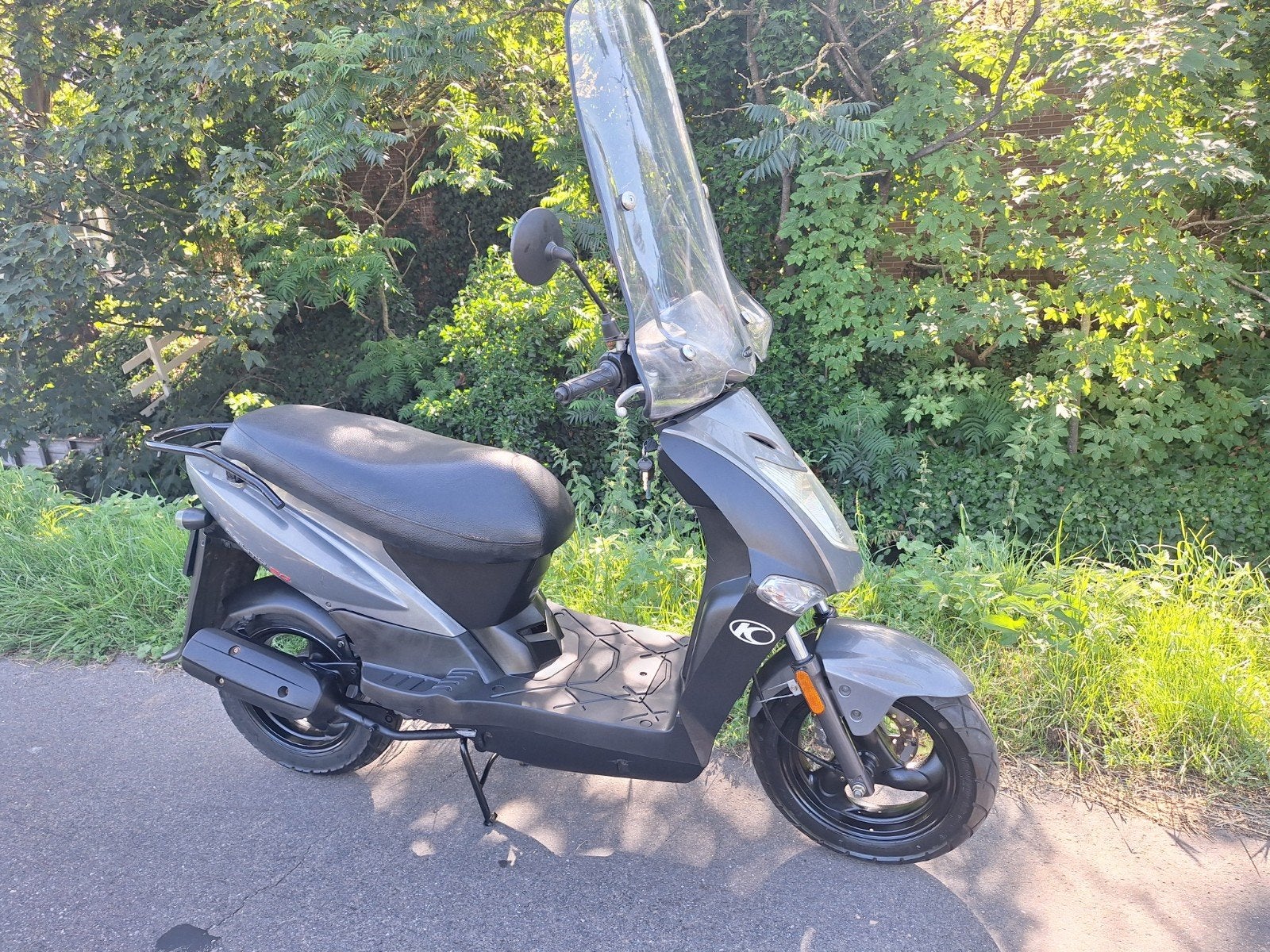 Mooie Kymco Agility 25km snorscooter incl hoog windscherm, Ophalen, Gebruikt, Benzine, Agility