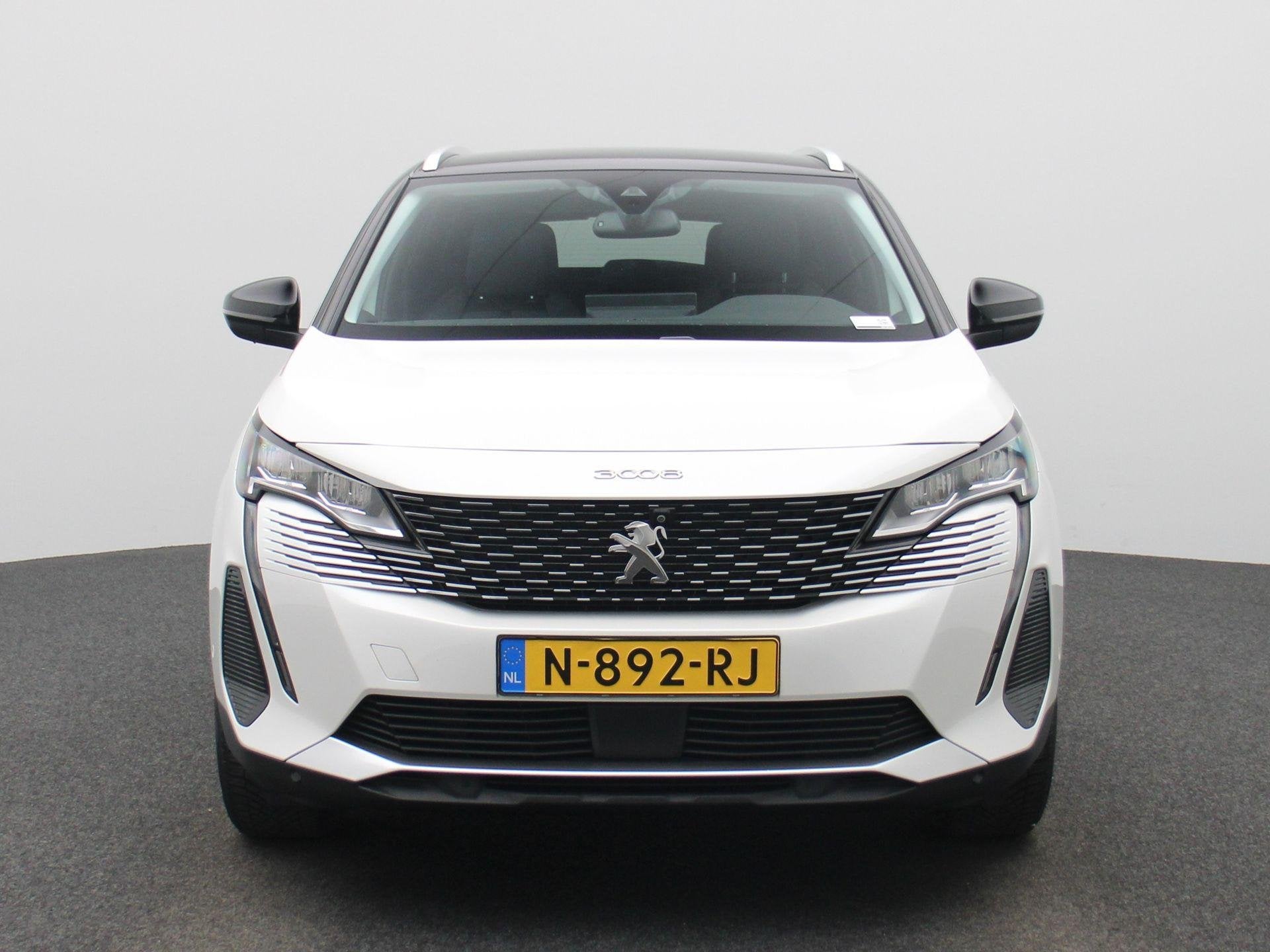 Peugeot 3008 1.2 PureTech Blue Lease Allure | TREKHAAK | NAV, 12 maanden, 1199 cc, Leder en Stof, Wit