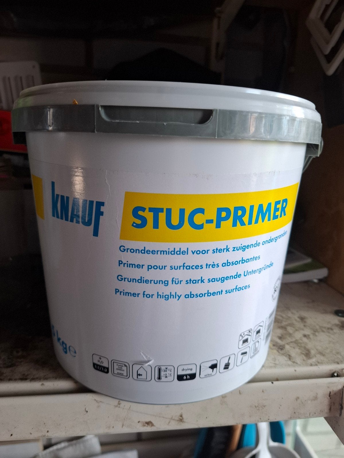 Ongeveer 4 kg stuc primer restant, iemand interesse?, Ophalen of Verzenden, Overige kleuren