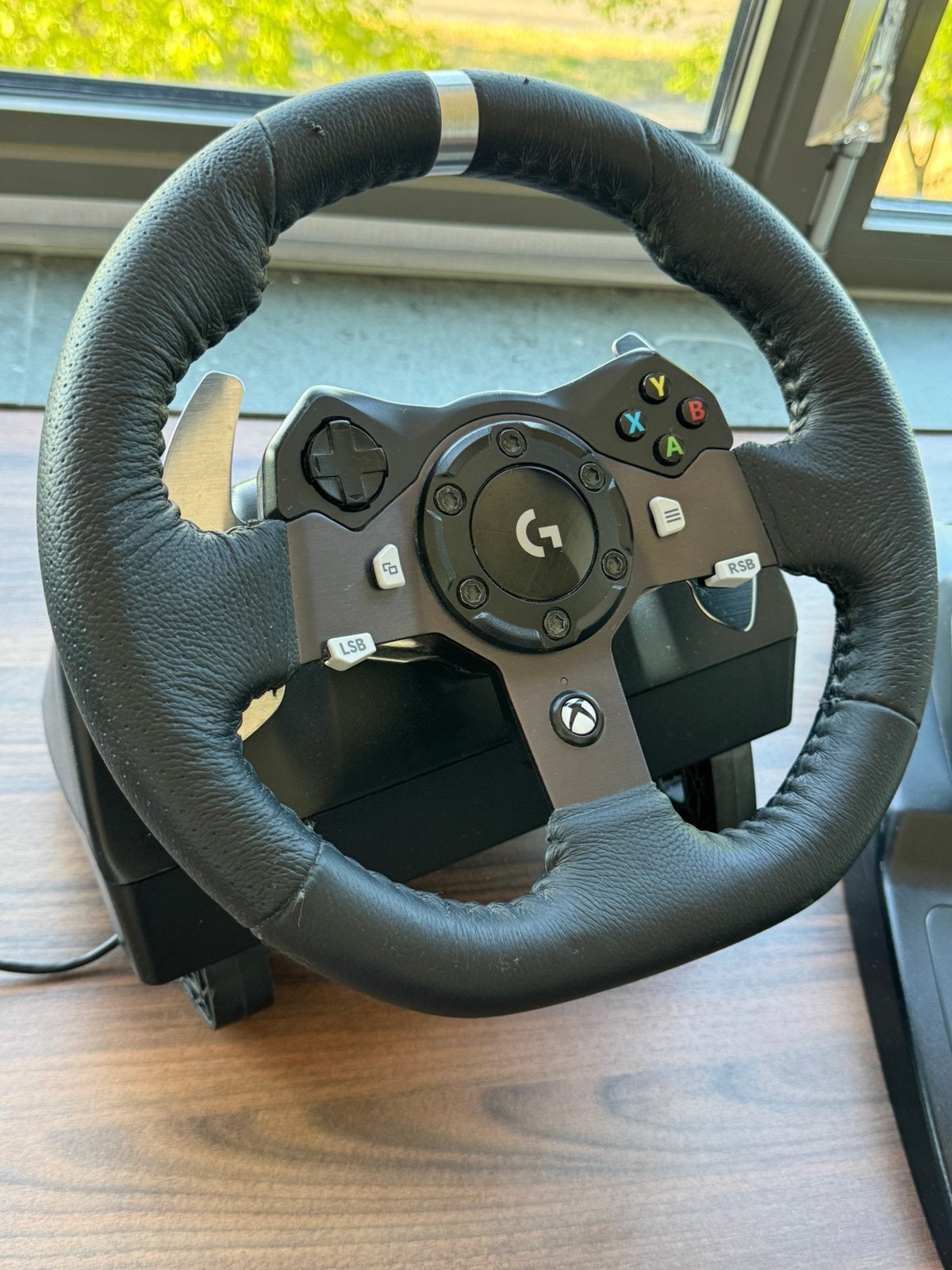 Logitech G920 Driving Force racestuur + pedalen voor Xbox/PC, Ophalen of Verzenden, Zo goed als nieuw, Stuurtje of Sportattribuut