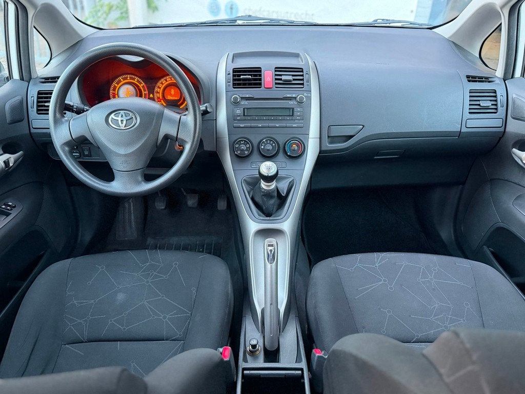 Toyota Auris 1.3|NAP|AIRCO|NIEUWEAPK|5DR|2EIGENAREN|BOEKJES!, Auto's, Voorwielaandrijving, Gebruikt, 4 cilinders, Wit