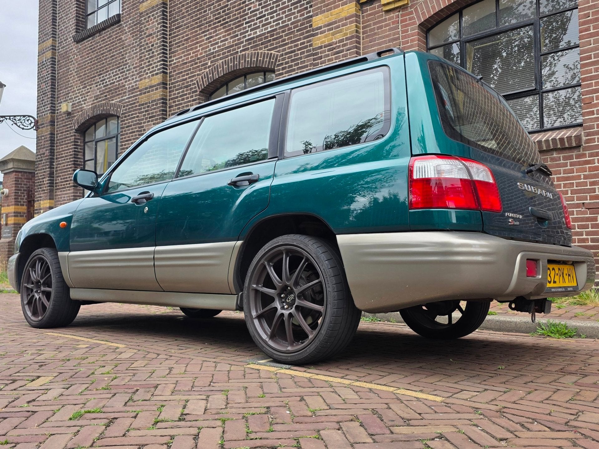 Subaru Forester 2.0 AWD S-Turbo Afneembare Trekhaak / Airco, Auto's, Subaru, 4 cilinders, Vierwielaandrijving, Metallic lak, 170 pk
