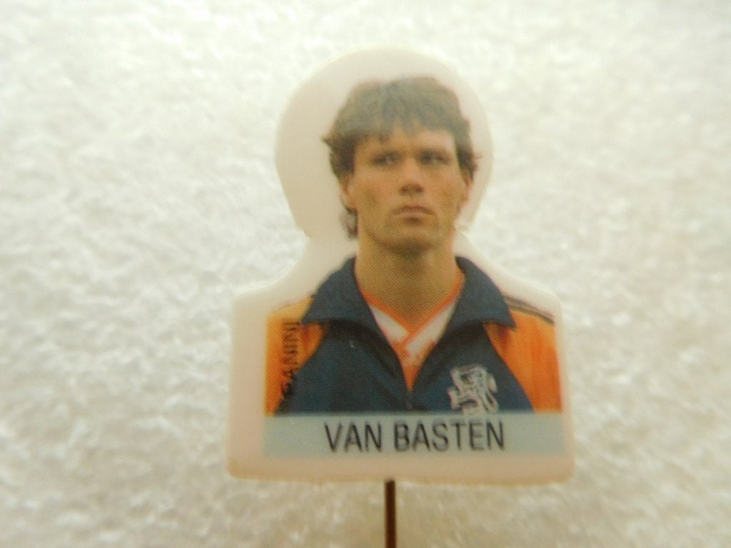 voetbal speldje van Basten, Verzenden, Zo goed als nieuw, Sport