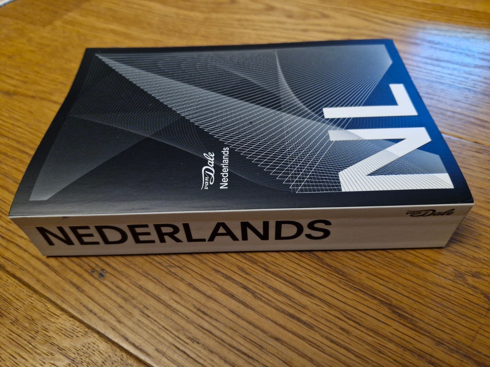 Van Dale Nederlands woordenboek, Ophalen of Verzenden, Zo goed als nieuw, Van Dale, Nederlands