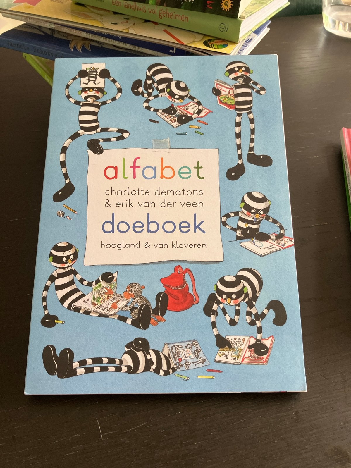 Charlotte Dematons - Alfabet doeboek, Fictie algemeen, Ophalen of Verzenden, Zo goed als nieuw, Charlotte Dematons; Erik van der Veen