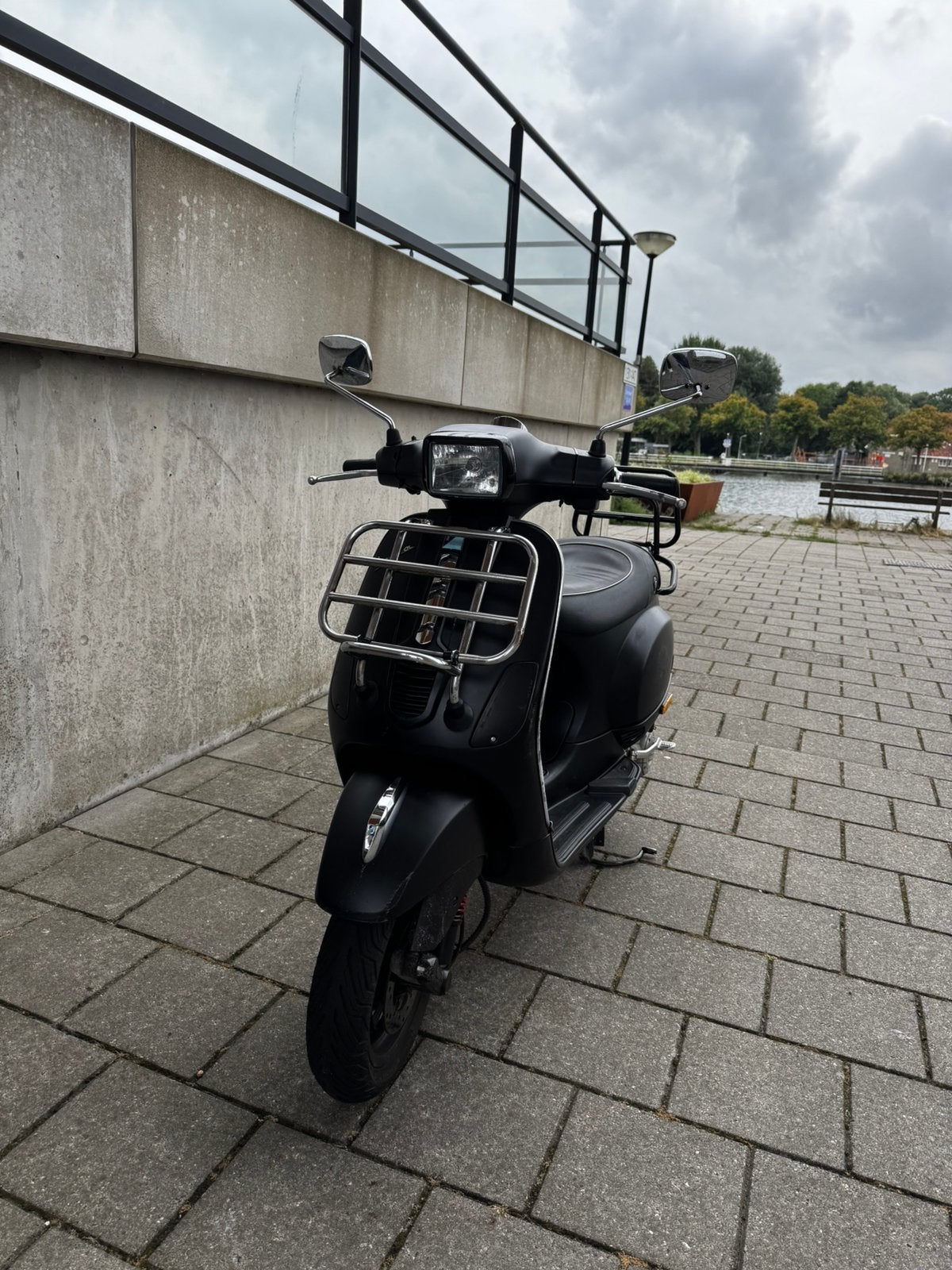 Vespa s 4t 4v - goed onderhouden!, Ophalen, Zo goed als nieuw, Benzine