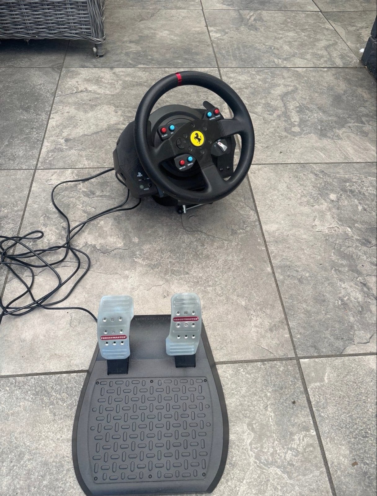 Thrustmaster T300 RS Ferrari Edition Racestuur, Racestuur, Force feedback, Ophalen of Verzenden, Zo goed als nieuw