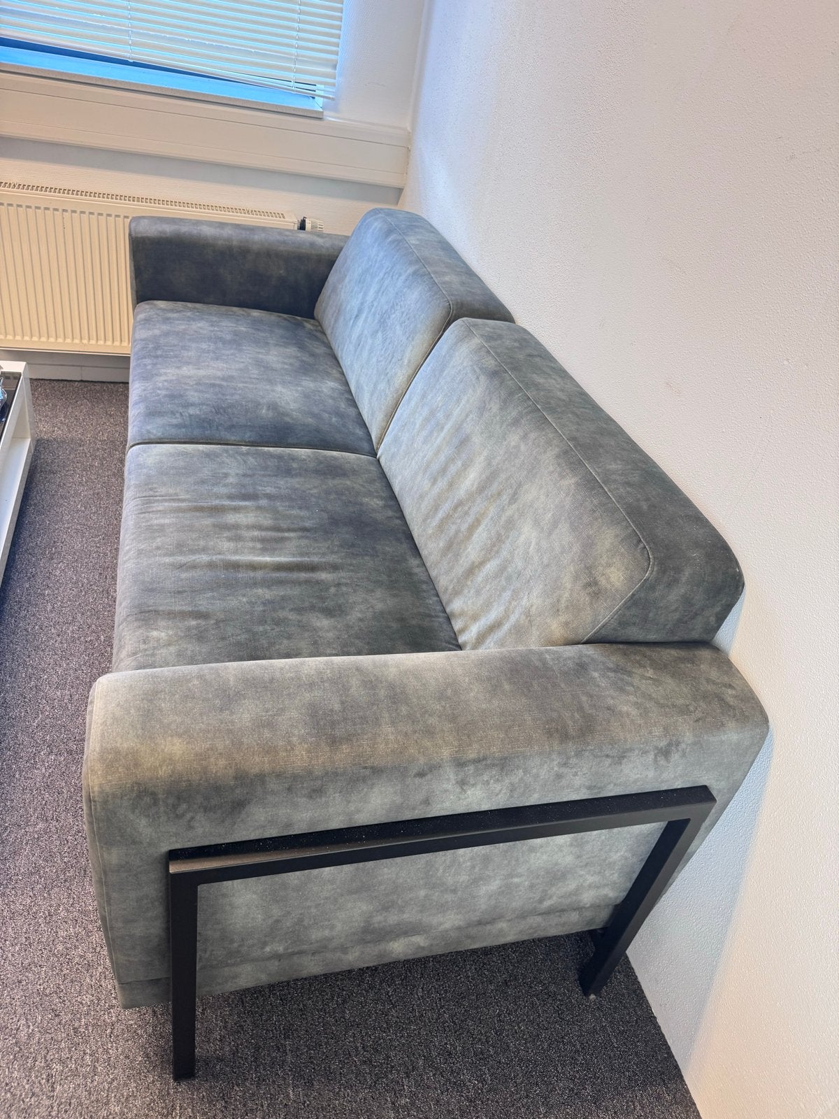 Comfortabele 2-zitsbank in grijsgroene stof, Ophalen, Gebruikt, 150 tot 200 cm, Tweepersoons