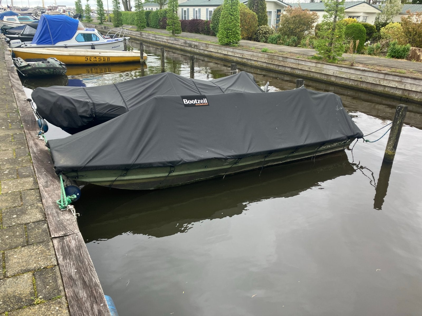 Platbodem met motor, afdekzeil en ligplaats, Watersport en Boten, Platbodems, Ophalen, Gebruikt, Overig typen, 4 m