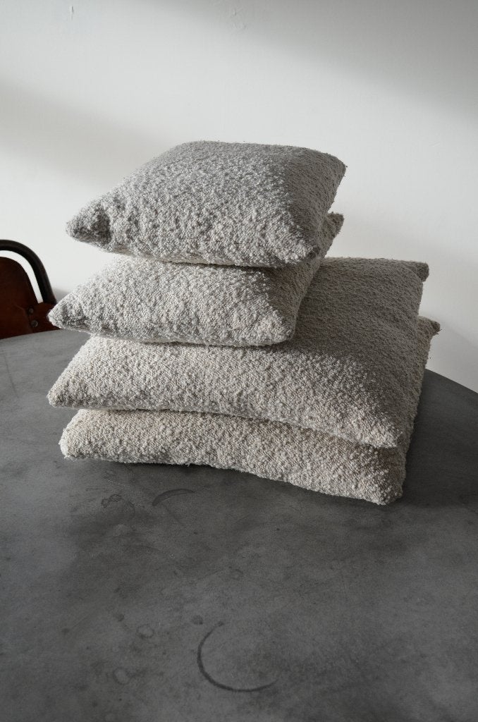 Bouclé kussens | Loods 5, Ophalen, Zo goed als nieuw, Beige, Overige vormen
