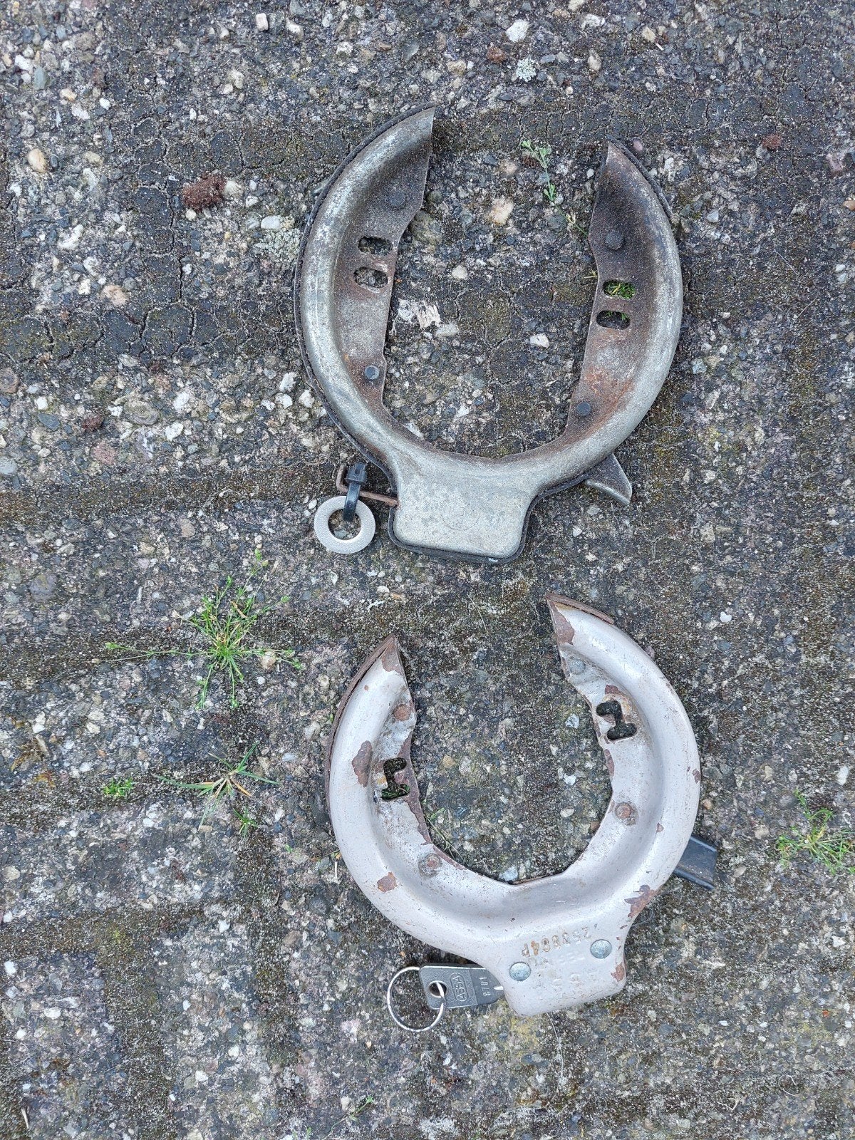 2x Gebruikte AXA fiets sloten met sleutels, Ophalen, Gebruikt
