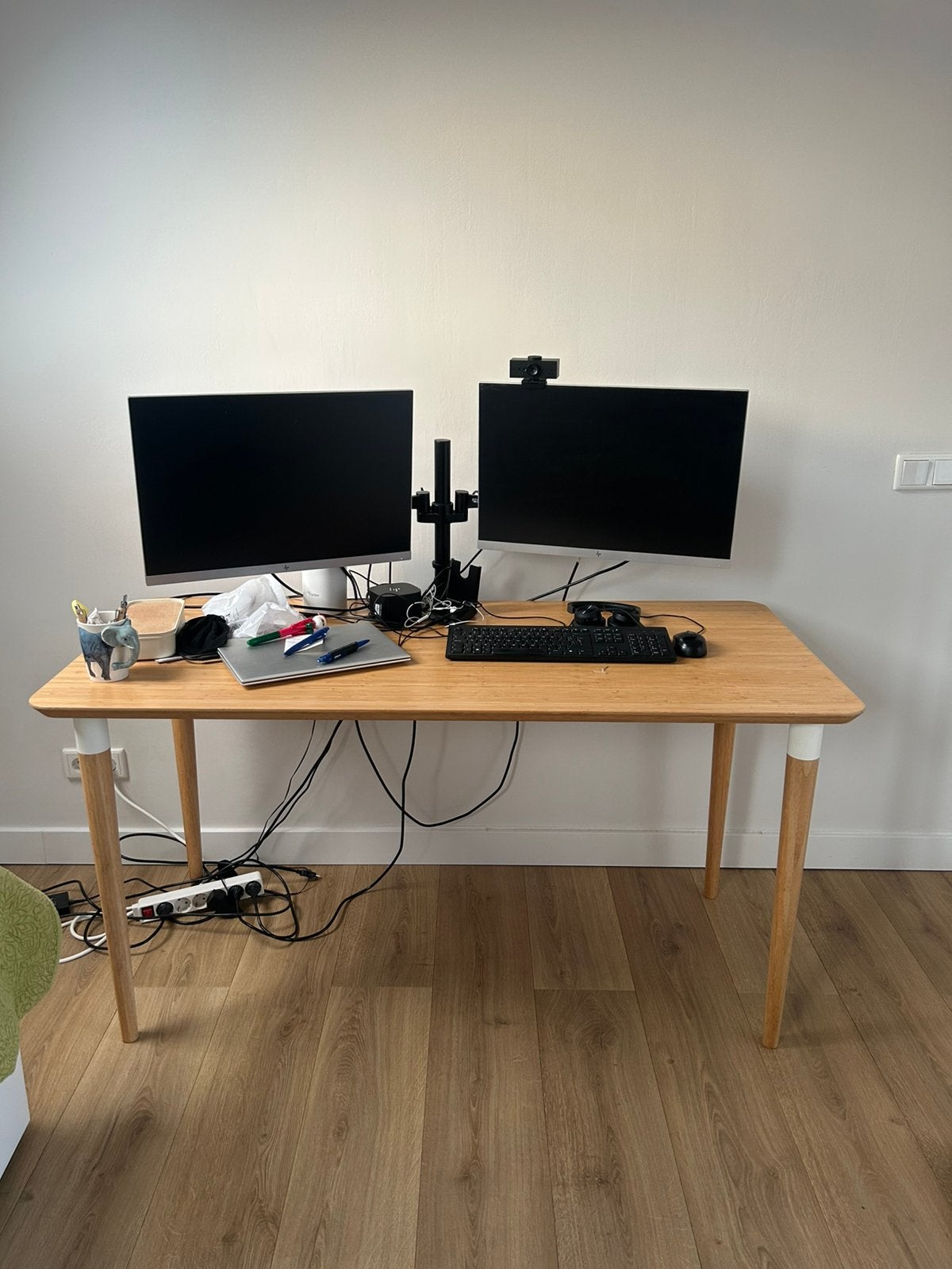 Ikea Hilver Desk, Ophalen, Zo goed als nieuw