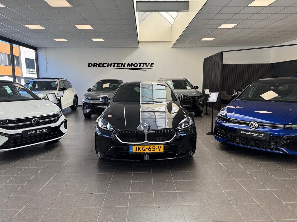 BMW 1-serie 120 M Sport Design Edition, Auto's, BMW, Stof, Gebruikt, Euro 6, Zwart