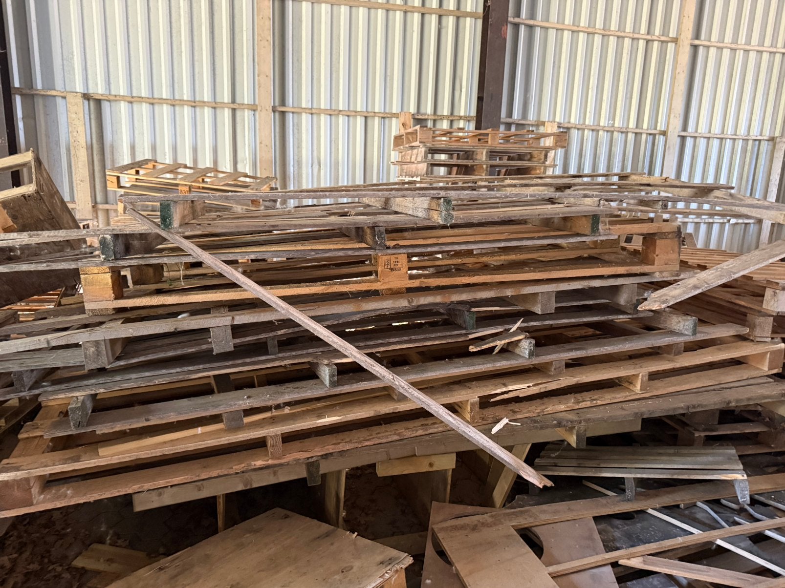 Gratis afhalen, oude pallets voor aanmaakhout, Ophalen, Zo goed als nieuw, 50 mm of meer, Pallet