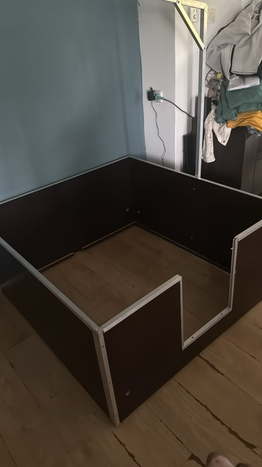 Werpkist 120 x 120 cm incl. nieuwe warmtelamp en standaard, Ophalen, 110 cm of meer, Minder dan 65 cm, Hondenhok