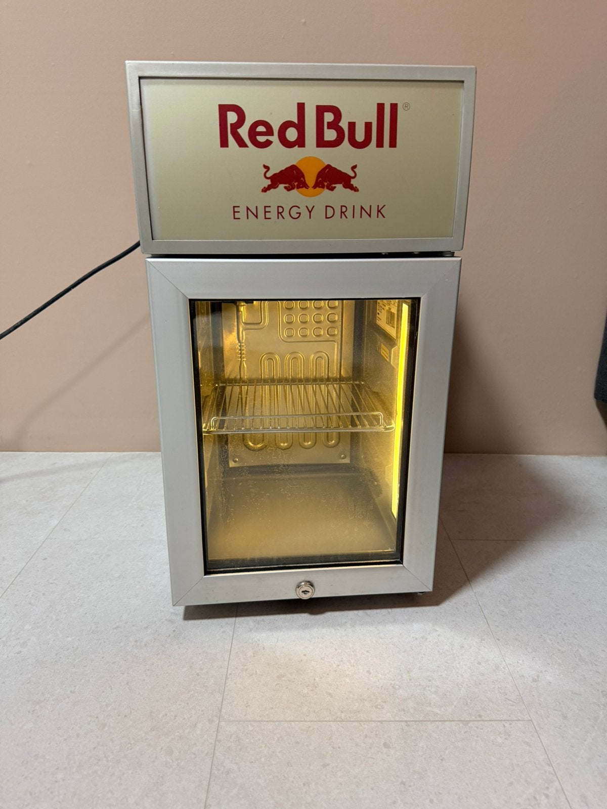 Red Bull Mini Koelkast passen 28 blikje Red Bull in, Witgoed en Apparatuur, Koelkasten en IJskasten, Zonder vriesvak, Ophalen of Verzenden