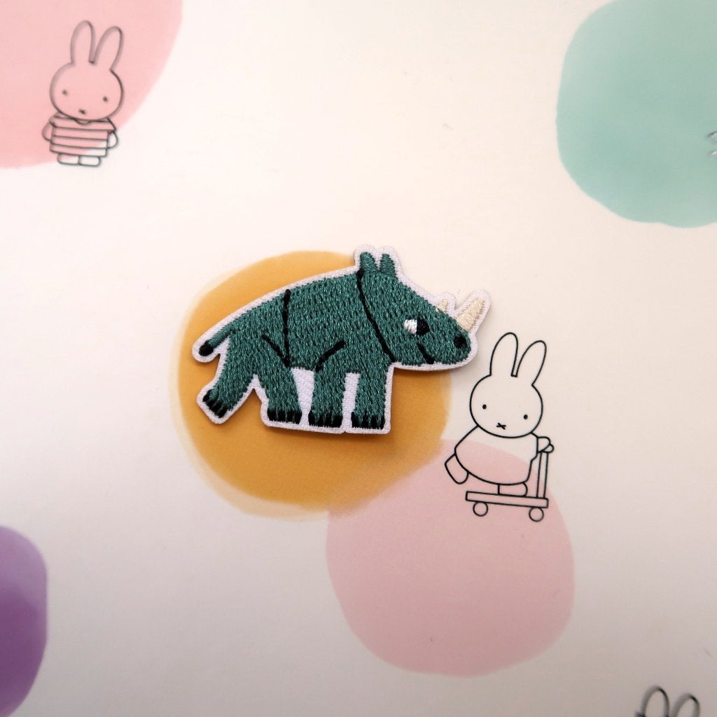 Neushoorn opstrijkplaatje Patch Badge Applique, Hobby en Vrije tijd, Verzenden, Nieuw, Overige applicaties