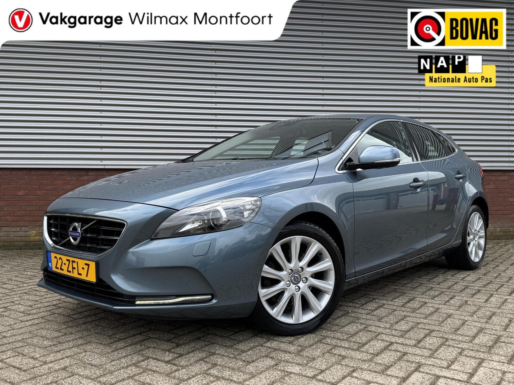 Volvo V40 1.6 T4 Summum|Leder|Xenon|Camera|Cruise|Clima|, Auto's, Voorwielaandrijving, Gebruikt, Zwart, 4 cilinders