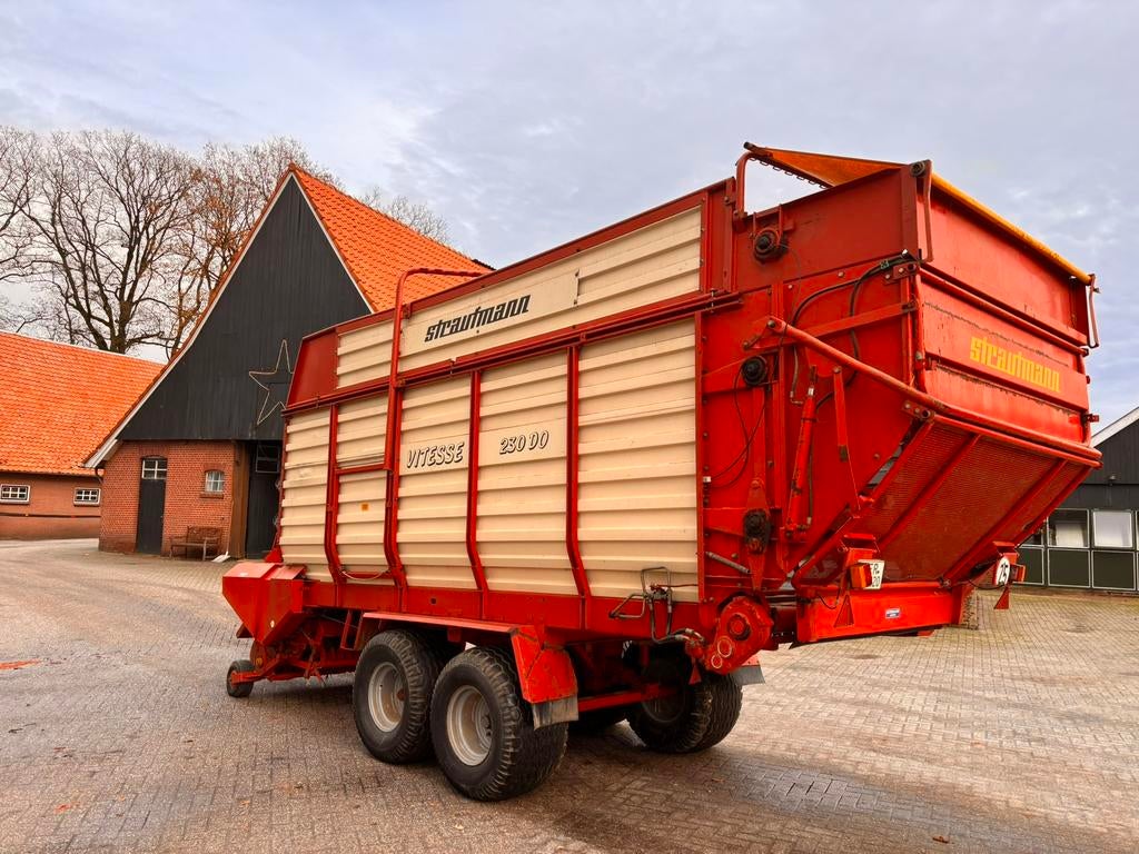 Strautmann 230 DO opraapwagen, Zakelijke goederen, Ophalen, Oogstmachine