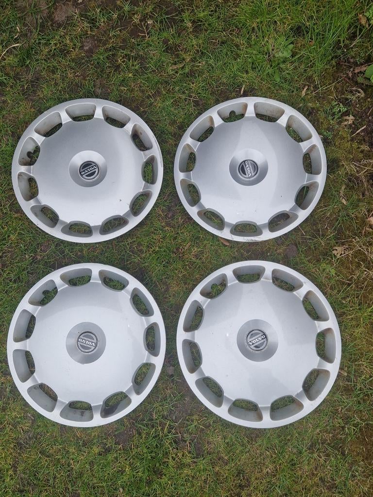 16 inch volvo 850/v70 wieldoppen, Ophalen, Gebruikt