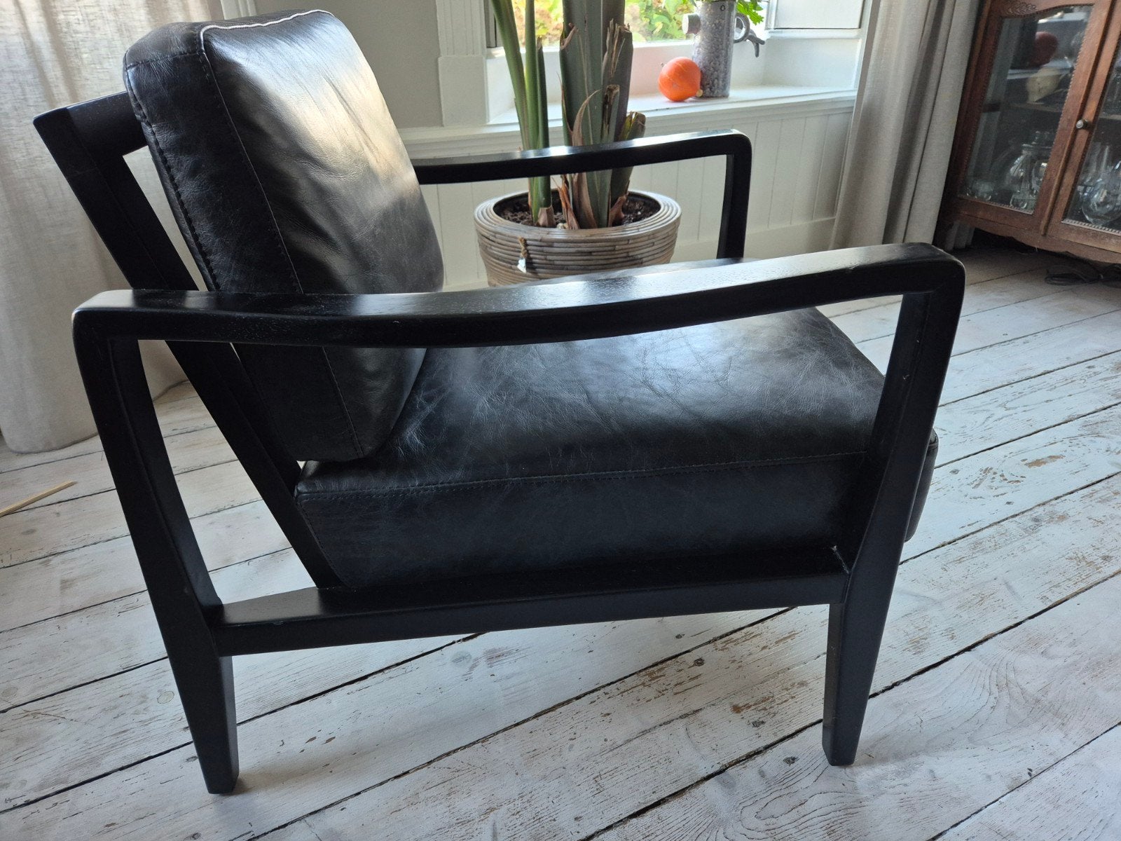 2 stoelen met leren bekleding, Ophalen of Verzenden, Zo goed als nieuw, 50 tot 75 cm, Leer
