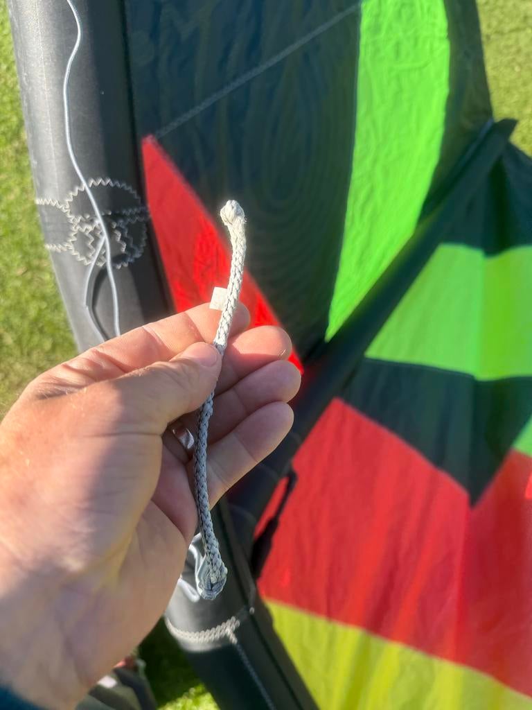Ozone Reo Kitesurf Kite 7m -, Watersport en Boten, Kitesurfen, Geen board, Ophalen of Verzenden, Zo goed als nieuw, Kite
