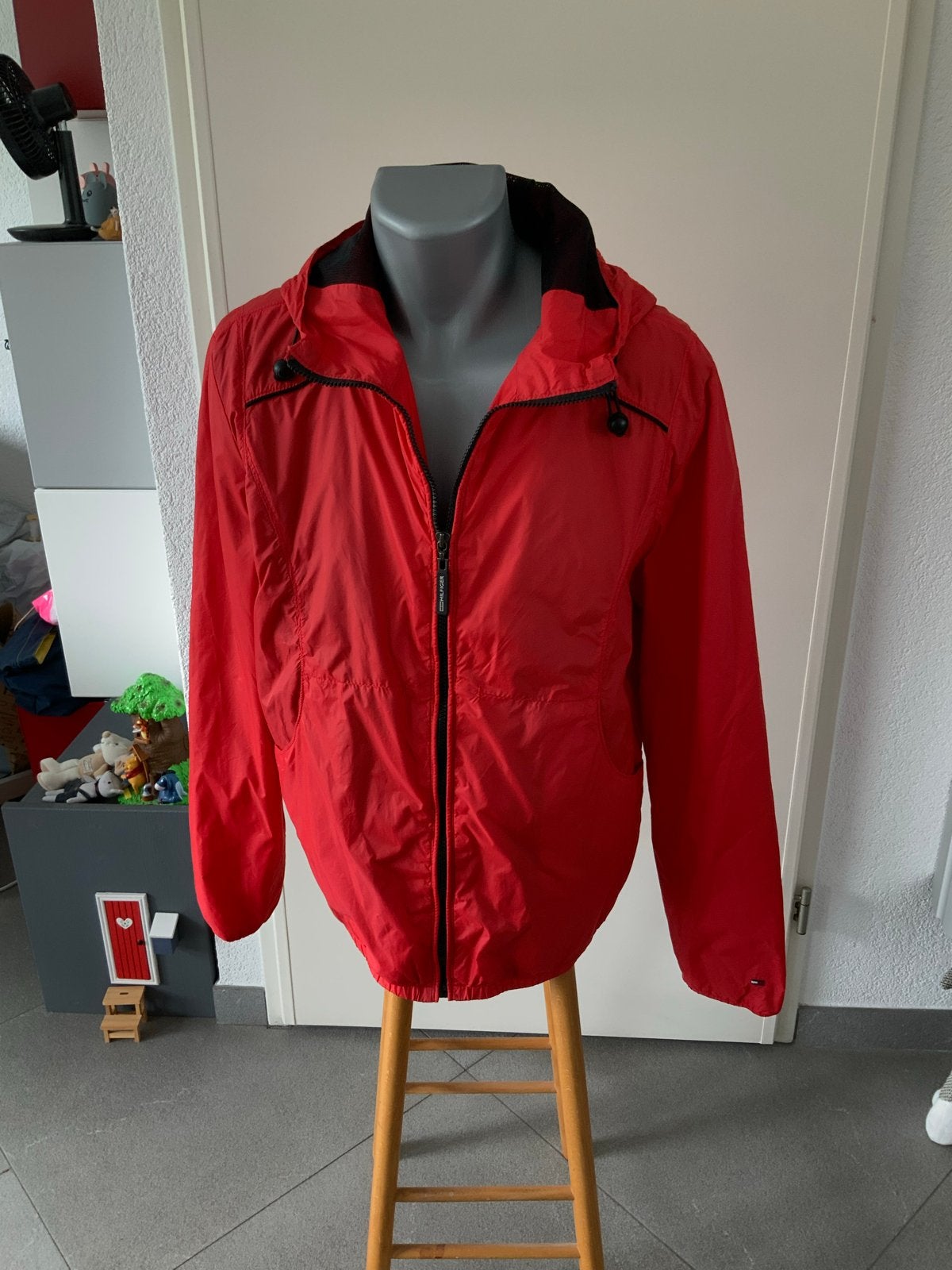Tommy Hilfiger Denim Windjack Rood - Maat XL, Ophalen of Verzenden, Zo goed als nieuw, Maat 56/58 (XL), Rood