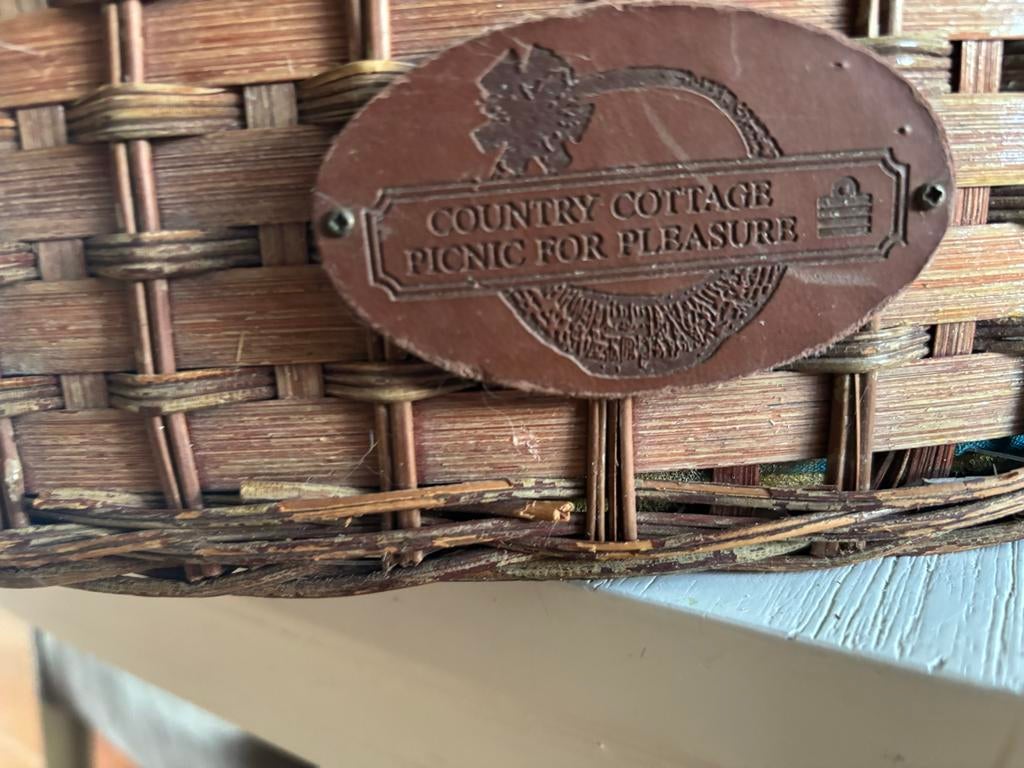 Complete picknickmand 'Country Cottage' in uitstekende staat, Ophalen, Zo goed als nieuw
