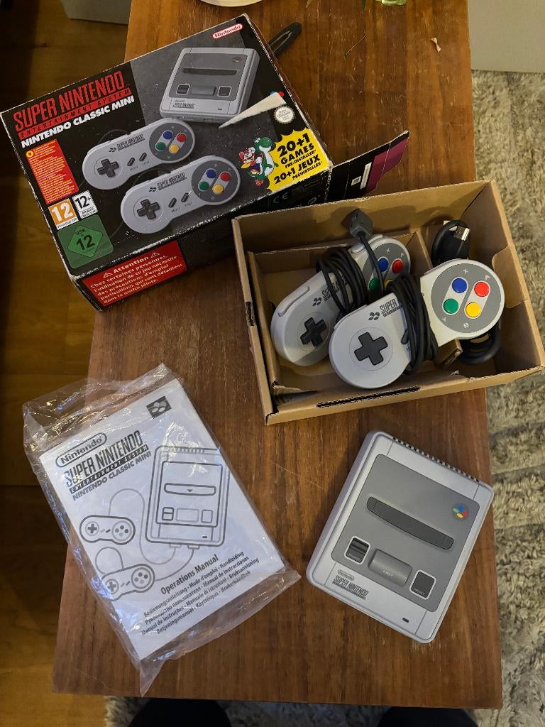 Super Nintendo SNES mini, Ophalen of Verzenden, Gebruikt, Met 2 controllers