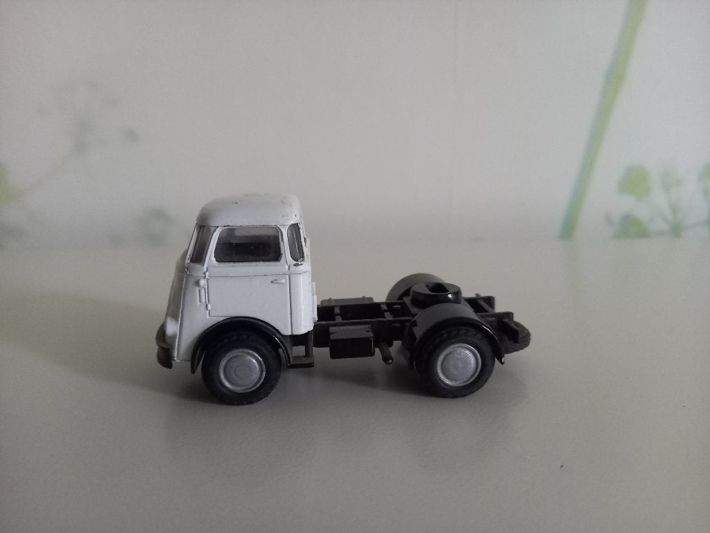 Daf frontstuur trekker, Ophalen of Verzenden, Zo goed als nieuw, Bus of Vrachtwagen, Lion Toys