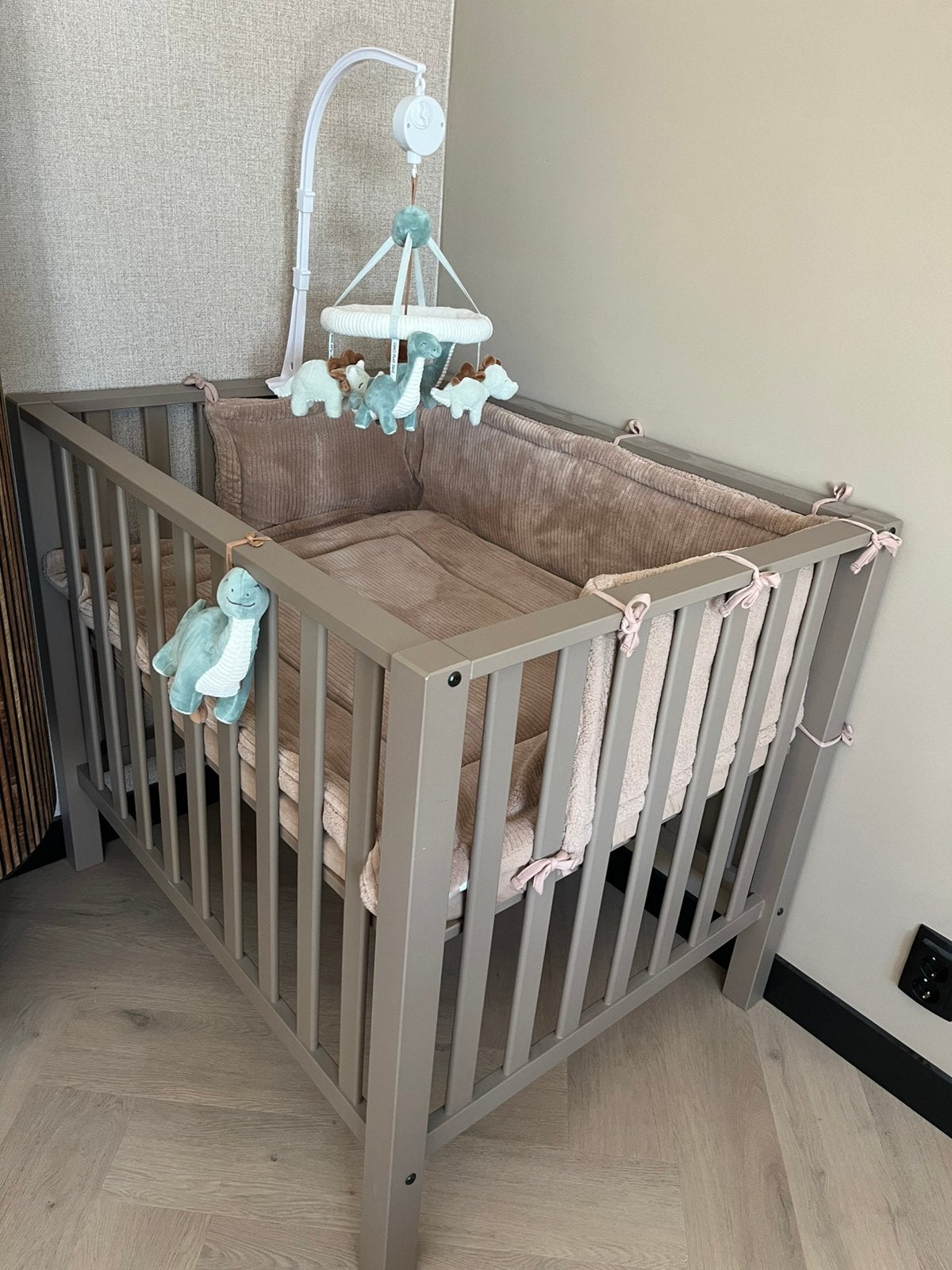 Baby Casper Box met matras en aankleding, Ophalen, Zo goed als nieuw, Rechthoekig, In hoogte verstelbaar