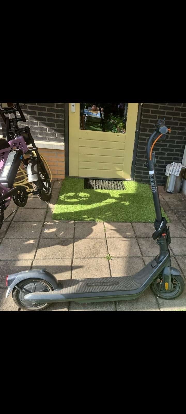 Ninebot elektrische step (E-scooter), Fietsen en Brommers, Steps, Ophalen of Verzenden, Zo goed als nieuw, Elektrische step (E-scooter)