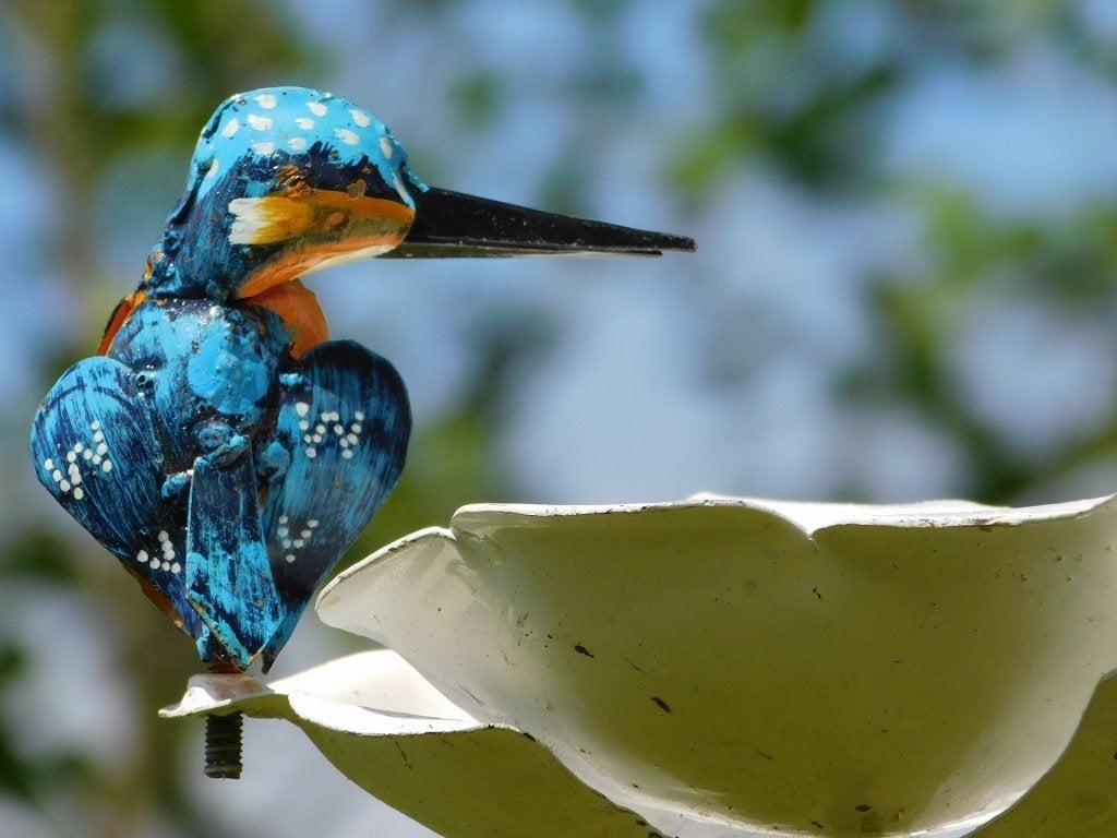 Tuinsteker Bloem met IJsvogel - Metaal - Witte Tuinbloem, ., Nieuw, Ophalen of Verzenden, .