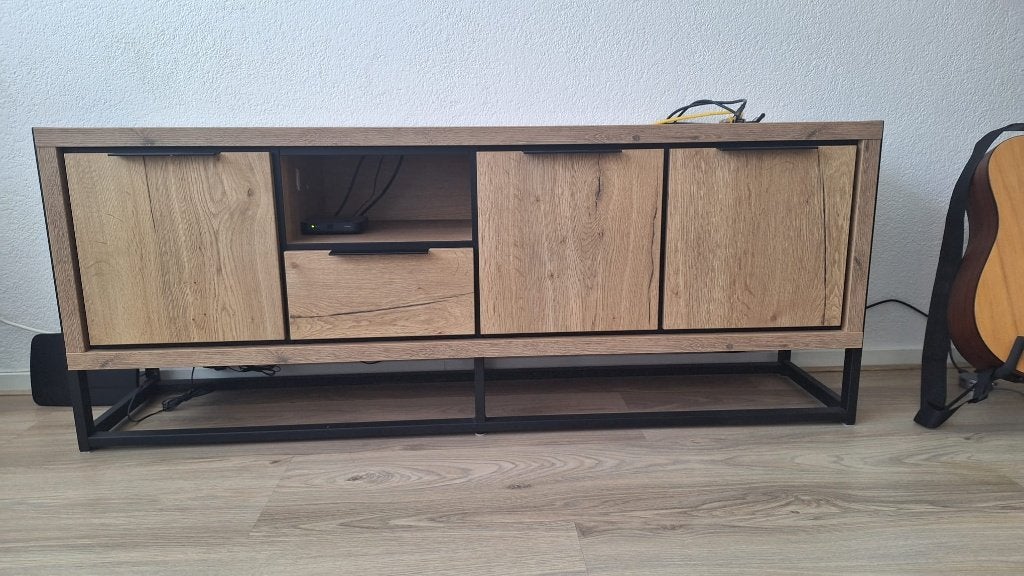 TV-meubel, Ophalen, 150 tot 200 cm, Zo goed als nieuw, 25 tot 50 cm