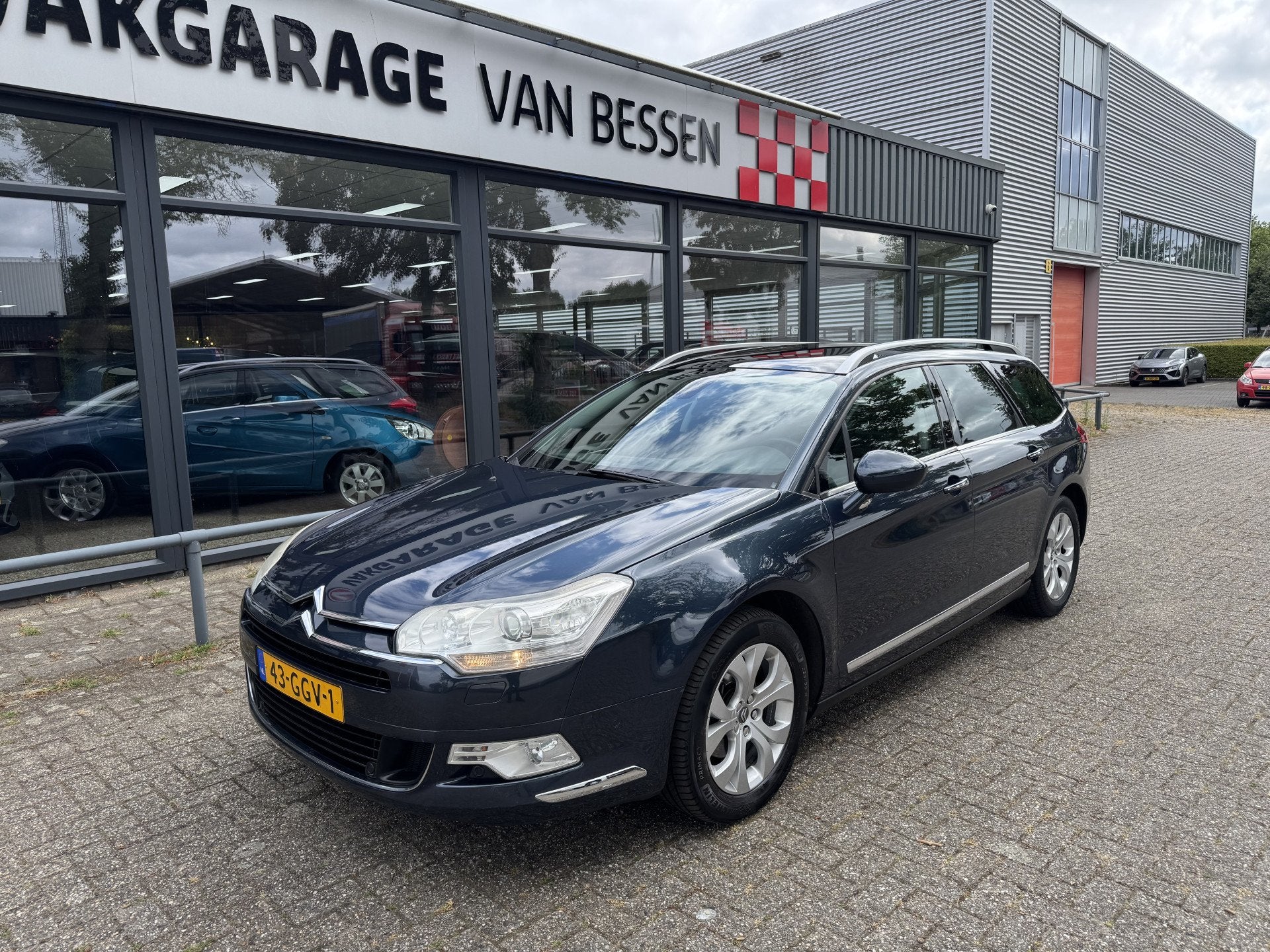Citroën C5 Tourer 2.0 16V Exclusive VERING-AUTOMAAT, Zwart, 4 cilinders, Blauw, Leder en Stof