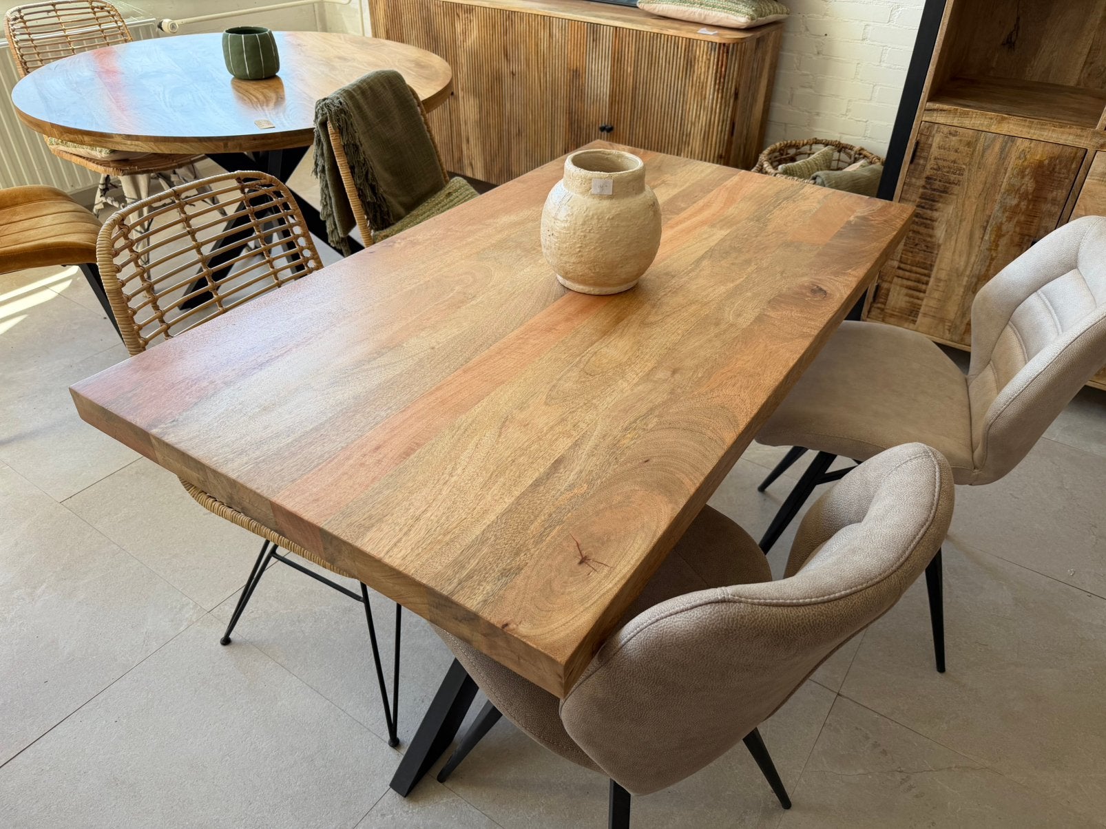 Magazijn Leegverkoop Rechte eettafel industrieel mangohout, Huis en Inrichting, Hout, Nieuw, Ophalen of Verzenden, Info@wkhome.nl